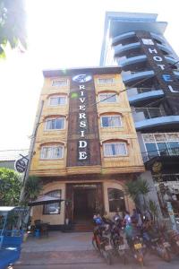Charming Riverside Hotel